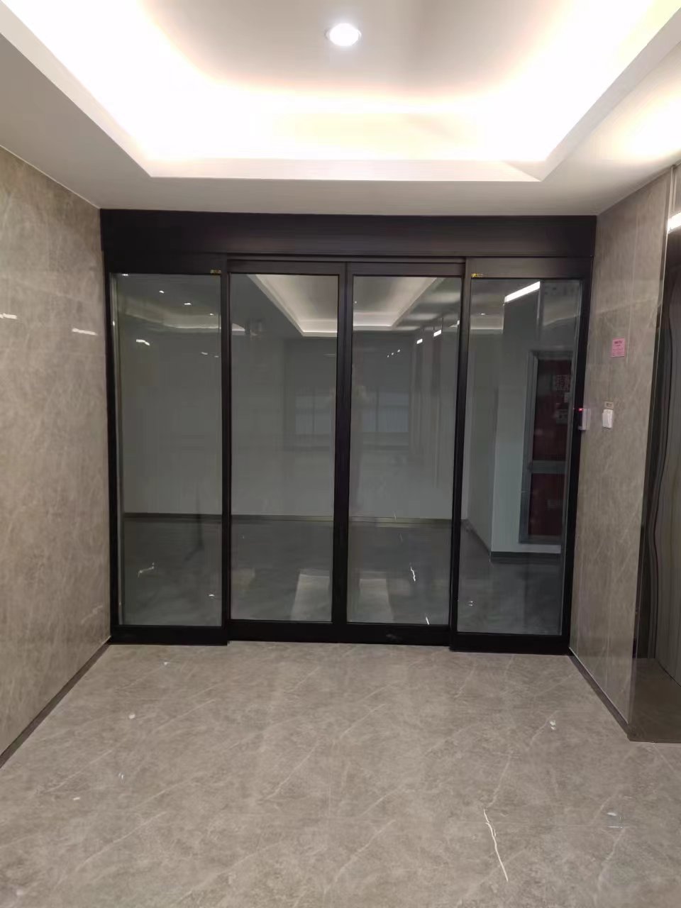 淮安市玻璃伸缩门